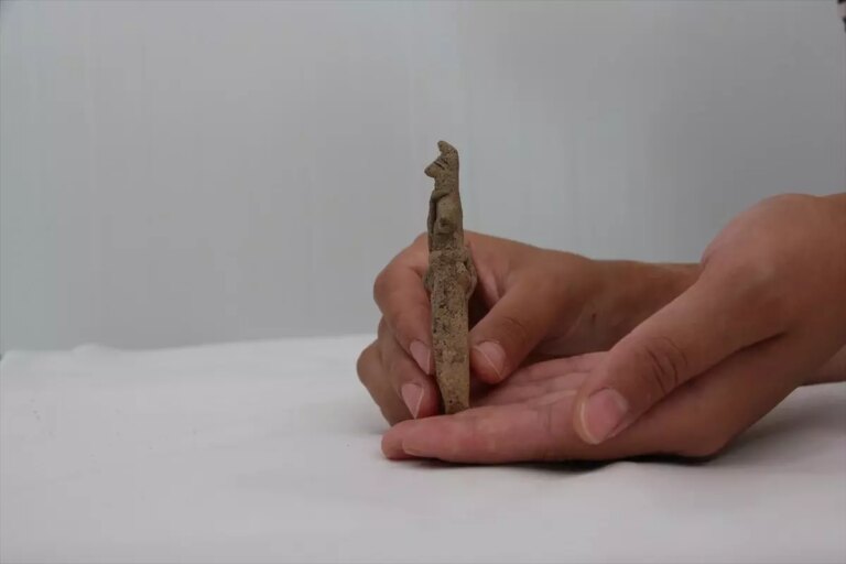 8 bin yillik tilki figuru bulundu giHA5ziu