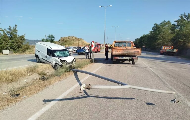 boyabatta trafik kazasi bir yarali 73ulSigC