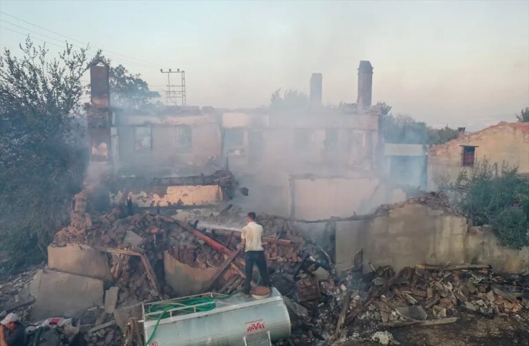 canakkalede yangin kontrol altina aliniyor dKwRG2bm