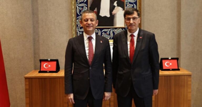 chpli bir baskan daha akpye kapilari kapatti C2bg8T9G