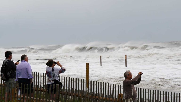 erin kasirgasi abdyi vurmaya basladi O3vCiPD6