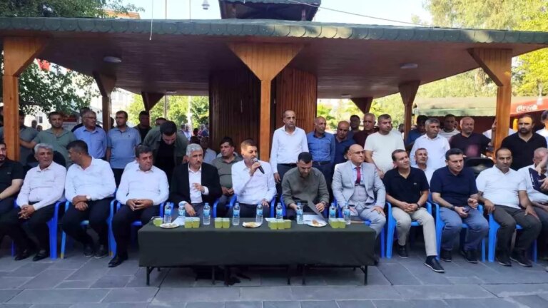 ishak san kahtada halk bulusmasi duzenledi RBRC1u8b