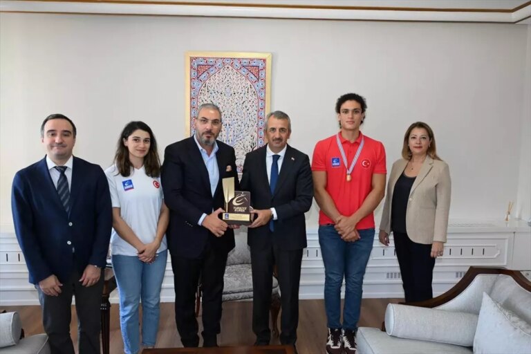 kurek federasyonundan vali sezere ziyaret 1QjRRf34