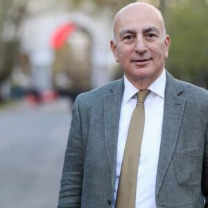 midasin esek kulaklarini ornek gostererek anlatti mahfi egilmez buyuk sirrini acikladi mgR1YnZ8