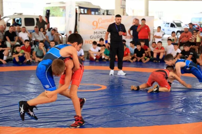 minikler minder guresleri camelinde renkli anlara sahne oldu FNERKr9H