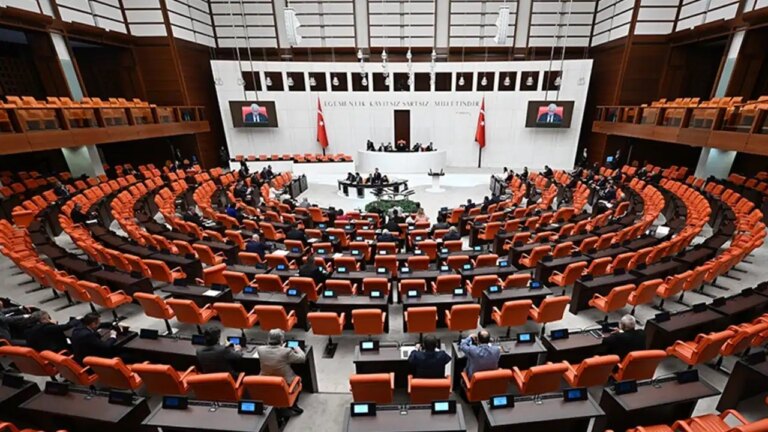 ozgur ozelden komisyon aciklamasi liste belli degil NX7HB11r