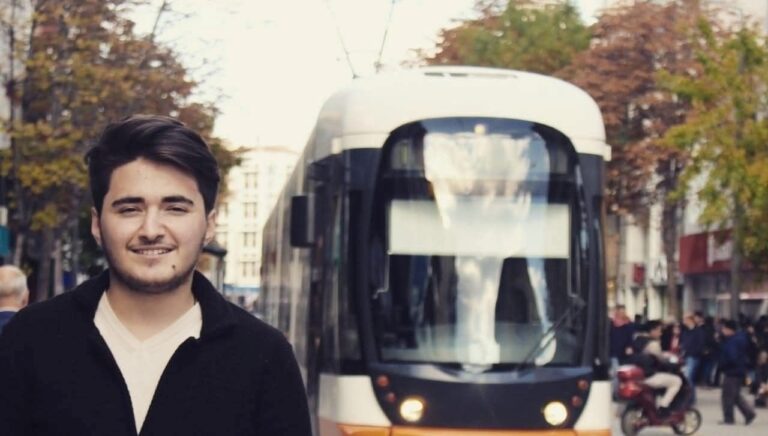 iki ay once evlenen genc trafik kazasinda hayatini kaybetti qkCEtNtl