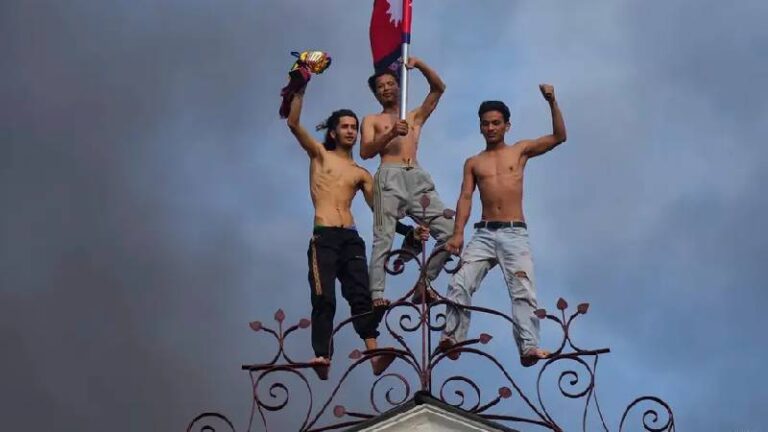 nepalde siyasi kriz z kusagi protestolari nepalin ilk kadin basbakanini getiriyor DjxHIx8n