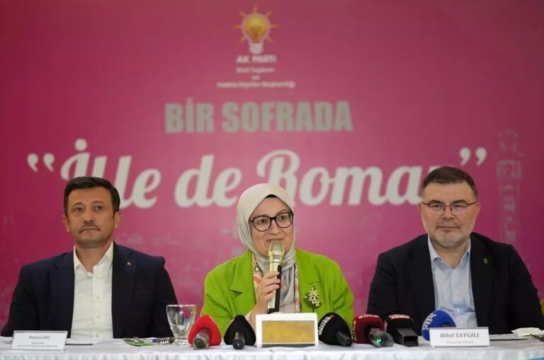 ak parti genel baskan yardimcisi belgin uygur izmirde konustu aciklamasi wKkkFaRQ.jpg