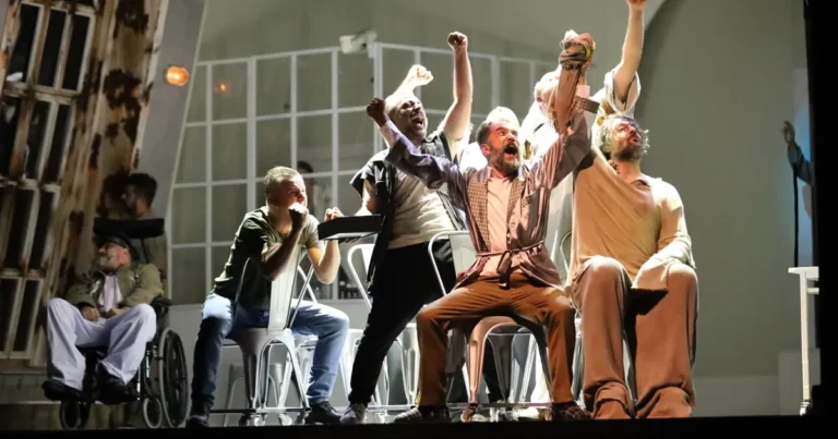 bursa sehir tiyatrosundan guguk kusu ile merhaba XD6bC9Ar