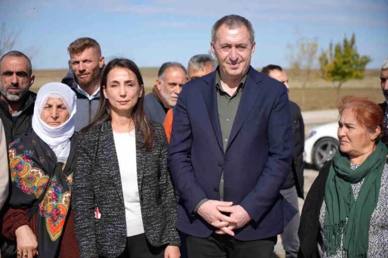 dem parti es genel baskanlari selahattin demirtas ile gorustu i3BHqSFw.jpg