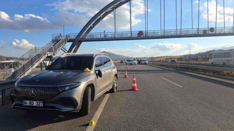 gaziantepte yolun karsisina gecerken otomobilin carptigi cocuk hayatini kaybetti A4iX8Mlm.jpg