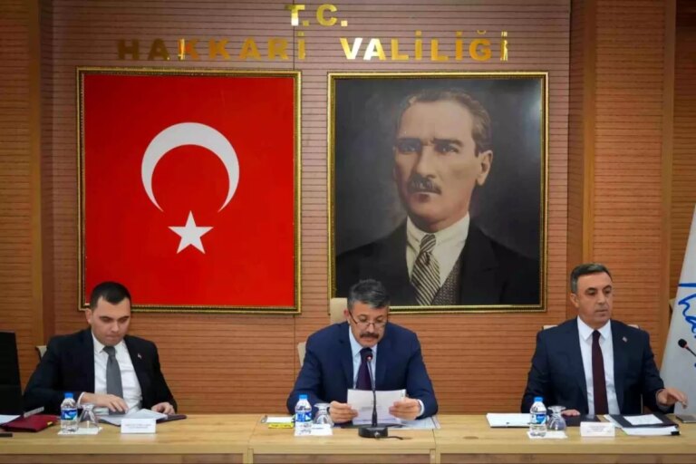 hakkaride 74 milyar tllik yatirimlar istisare edildi 3CAnHhrV