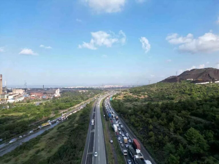 hatayda heyelan otoyol kapatildi JY8a7qJ8.jpg