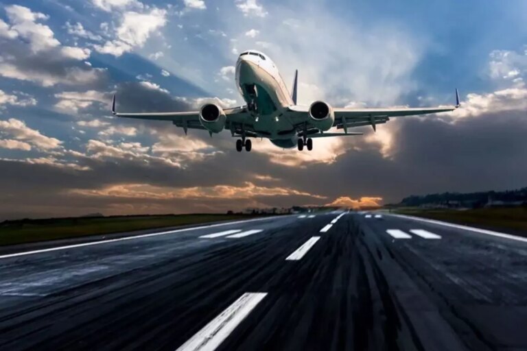 havayolu devi iflas bayragini cekti yuzlerce pilot ve hostes isten cikarildi XmCn6UGh.jpg