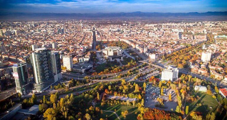 para birimleri degisiyor diye resmi tatil yapilacaklar t3g5vwCT