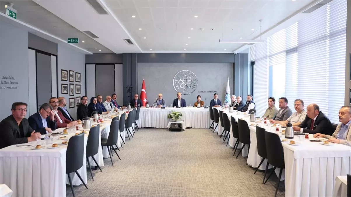 sgk ve ktodan is dunyasina bilgilendirme toplantisi C4BY5Pei