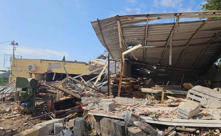 son dakika izmirde patlama ev yikildi yarali var GaCMwmDk.jpg