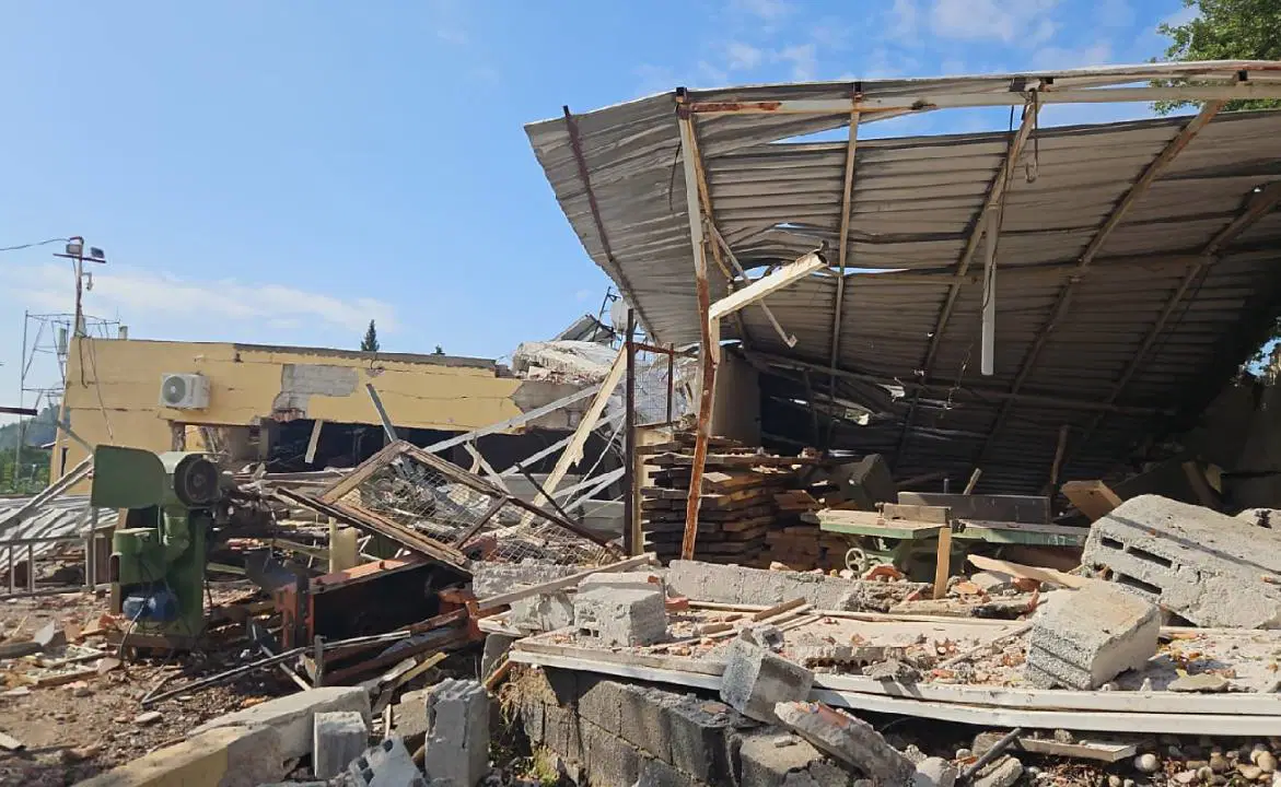 son dakika izmirde patlama ev yikildi yarali var GaCMwmDk.jpg