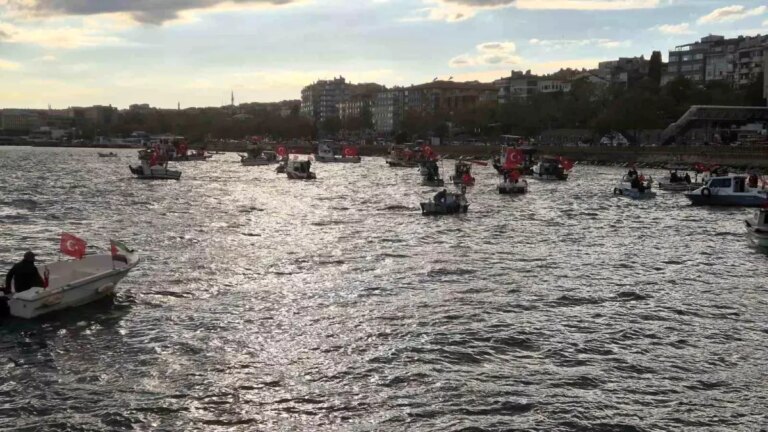 tekirdagda balikcilardan gazzeye destek konvoyu aishpiL6