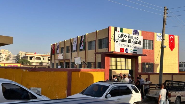 turkiye suriyede esedin hapishaneye cevirdigi binayi yeniden egitime kazandirdi 3lmNKl7d