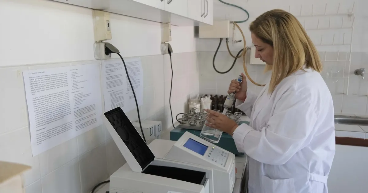 Adana Büyükşehir’den üreticiye analiz hizmeti