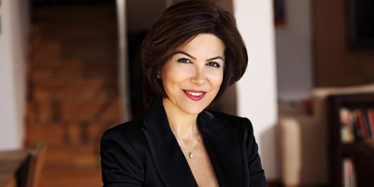 gazeteci sedef kabasa hapis cezasi verildi MtklOsHW.jpg