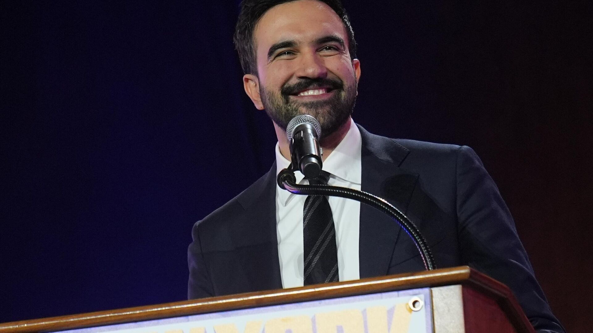 new yorkta devrim gibi secim trumpin kabusu oldu musluman sosyalist ve gocmen belediye baskani zohran mamdani kim GezzcUZw.jpg