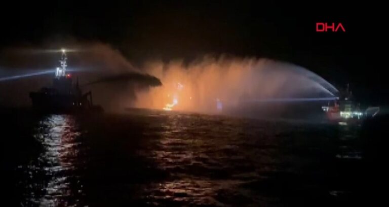 son-dakika-karadenizde-iki-gemide-patlama-3K4eGCU3.jpg