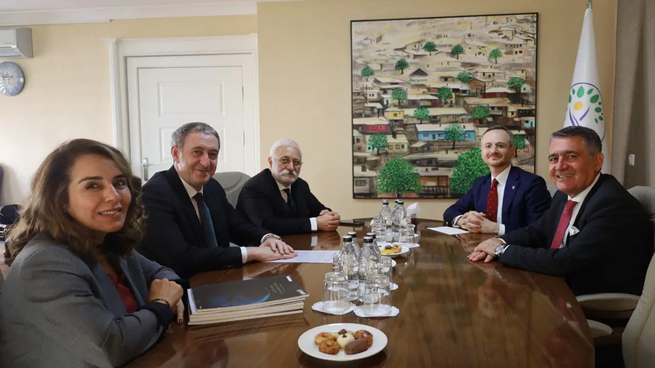 tusiad heyeti dem parti es genel baskani bakirhani ziyaret etti ZDX5y8sT.jpg