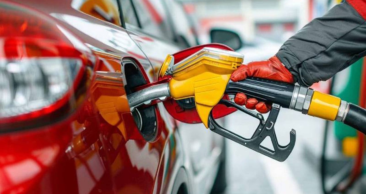 Benzine yarın bir indirim daha geliyor