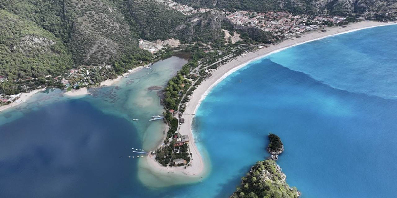 Ölüdeniz’in rengi değişti