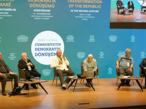 “Kürt sorunu hukuktan ve demokrasiden vazgeçmemiş bir cumhuriyetle çözülebilir”