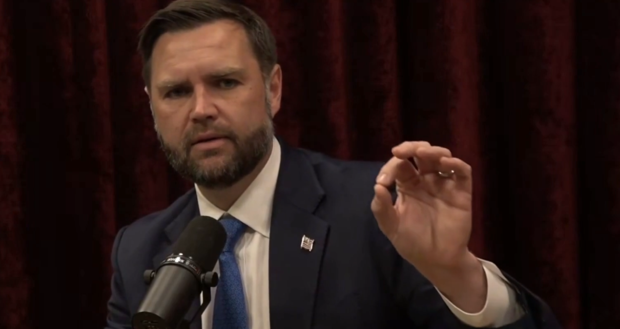 Trumpin sag kolu herseyi itiraf etti yZNlvaaM